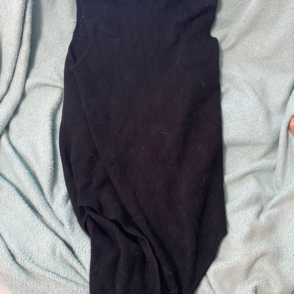 Black Sleeveless Dress